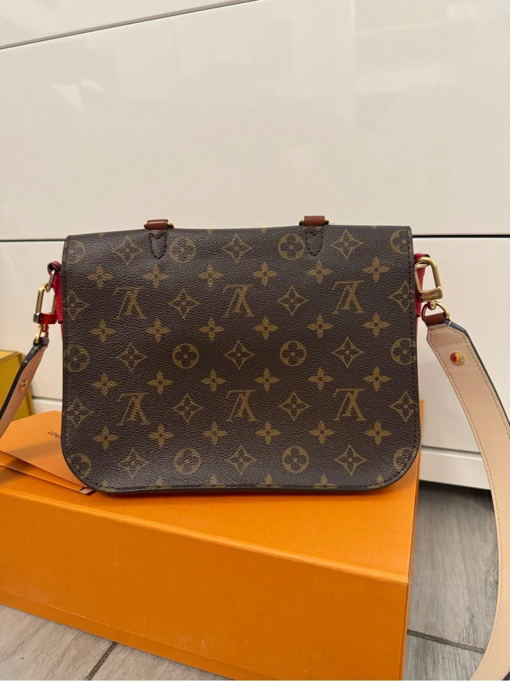 Louis Vuitton authentic comes
